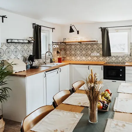 Nyaraló Magyarmáli Verőce *